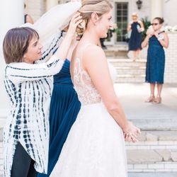 Salon Incognito - Blushing bride #kentwedding