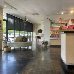 Salon Mink