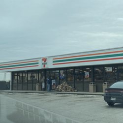 7-Eleven - Outside