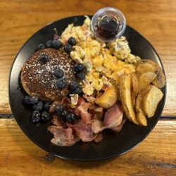 O Positivo Cafe - San Juan with Blueberries