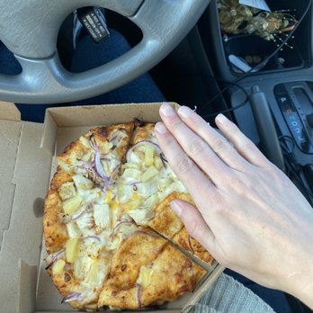 Round Table Pizza - Pizza Near Me - Tehachapi, California