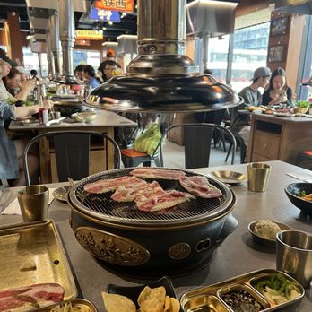 Meataa Seven Charcoal BBQ - table setting - Barbeque Near Me - North York, Ontario