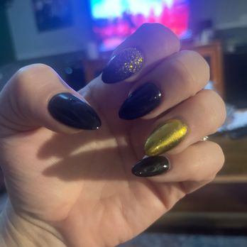Milford Nail Salon - Dip tips with design $85 - Nail Salons Near Me - Pleasant Hill, California Milford Nail Salon - Dip tips with design $85 - Nail Salons Near Me - Pleasant Hill, California