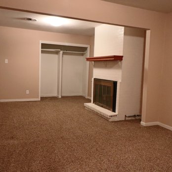 1JoseFlooring - empty living room with fireplace - Flooring Near Me - Dallas, Texas