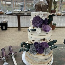 Mt Hood Center - Wedding Cake