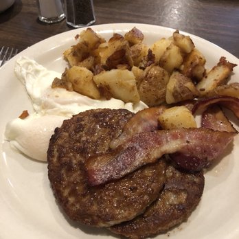 Yankee Village Restaurant - New American Near Me - Westfield, Massachusetts