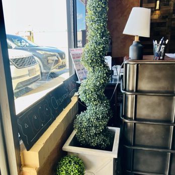 Maverick Biscuit - Modern Design Ambience - Breakfast & Brunch Near Me - Mauldin, South Carolina Maverick Biscuit - Modern Design Ambience - Breakfast & Brunch Near Me - Mauldin, South Carolina
