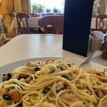 Prima Pasta Restaurant - Shrimp Scampi - Italian Near Me - Houston, Texas Prima Pasta Restaurant - Shrimp Scampi - Italian Near Me - Houston, Texas