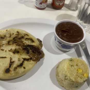 Restaurante El Salvador - Pupusa revuelta arroz y frijoles - Latin American Near Me - Concord, California Restaurante El Salvador - Pupusa revuelta arroz y frijoles - Latin American Near Me - Concord, California