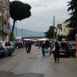 Mercato del Rione Incis