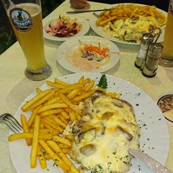 Waldblick - Berner Schnitzel sehr gut und mächtig!!!!!!