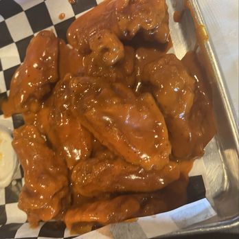 Wingnutz Bar & Grill - Saucy Hot Cajun - Sports Bars Near Me - Williamsville, New York