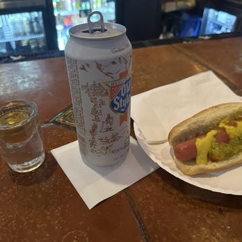 The Highbury - Chicago Handshake with a free hot dog! - Pubs Near Me - Milwaukee, Wisconsin The Highbury - Chicago Handshake with a free hot dog! - Pubs Near Me - Milwaukee, Wisconsin