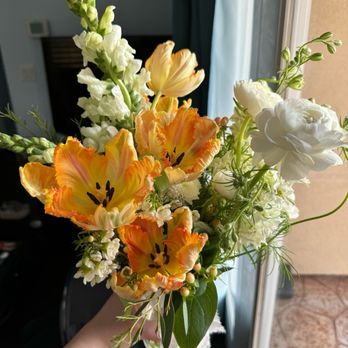 Native Poppy - Front view. I selected the "neutral" color palette. - Florists Near Me - Solana Beach, California Native Poppy - Front view. I selected the "neutral" color palette. - Florists Near Me - Solana Beach, California