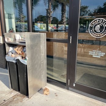 Chipotle Mexican Grill - Inside trash cans were full too! - Mexican Near Me - Vero Beach, Florida