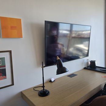 Canopy by Hilton Baltimore Harbor Point - Desk, work area - Hotels Near Me - Baltimore, Maryland