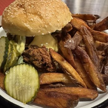 Eugene Kitchen - Burgers Near Me - Lakewood, Ohio