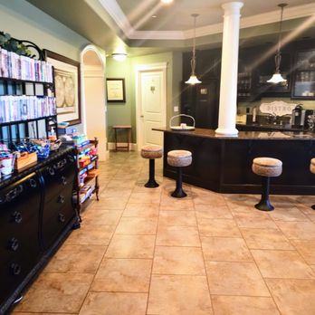 Cameo Heights Mansion - Common area downstairs with games, movies, complimentary soda, water, snacks, smores kits and a popcorn maker - Bed & Breakfast Near Me - Touchet, Washington