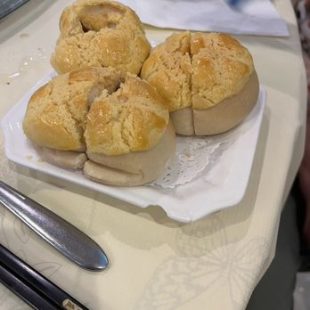 Grand Jade Banquet - The pineapple char siu bao a very tasty and fluffy. A lot of char siu and I didn't have to wait 1 hour during a promotion to get them. - Cantonese Near Me - Flushing, New York