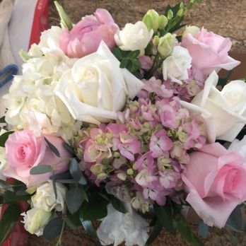 Mahoney's Garden Center - Floral arrangement - Nurseries & Gardening Near Me - Tewksbury, Massachusetts
