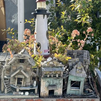 Balboa Island - Quirky art - Beaches Near Me - Newport Beach, California