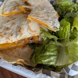 The Distillery Restaurant Victor - Steak quesadilla