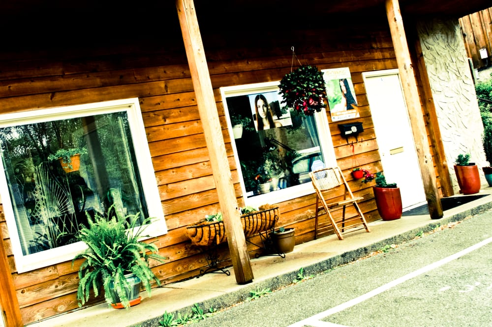 REVIVE ORGANIC SALON Updated August 2024 2305 Colonial Ave SW, Roanoke, Virginia Hair