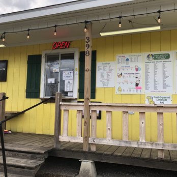 Incredible Edibles Sno-Balls - the outside of a restaurant - Shaved Ice Near Me - Moss Bluff, Louisiana Incredible Edibles Sno-Balls - the outside of a restaurant - Shaved Ice Near Me - Moss Bluff, Louisiana