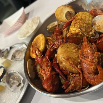 Cap't Loui - Crawfish and clam combo - Seafood Near Me - Cupertino, California