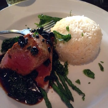 Yard House - Seared ahi with jasmine rice - New American Near Me - Oxnard, California Yard House - Seared ahi with jasmine rice - New American Near Me - Oxnard, California
