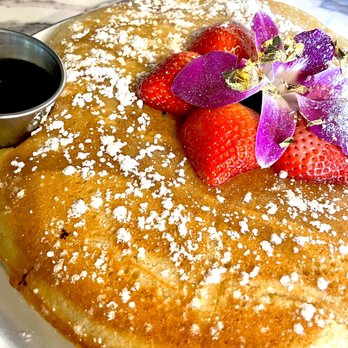 Breakfast At Barneys - 24 Karat Gold Pancakes - Breakfast & Brunch Near Me - Atlanta, Georgia Breakfast At Barneys - 24 Karat Gold Pancakes - Breakfast & Brunch Near Me - Atlanta, Georgia