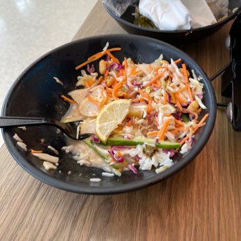 Little Purse - a bowl of food on a table - Dim Sum Near Me - Newark, New Jersey