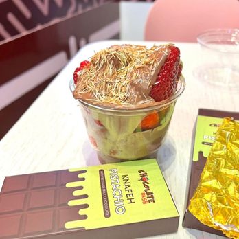 Chocolate Bash - Dubai Strawberry Cup - Desserts Near Me - Irvine, California