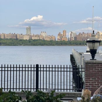 HAVEN Riverfront Restaurant & Bar - New American Near Me - Edgewater, New Jersey