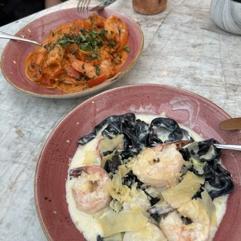 Bernini's Bistro & Bar - Fettucini Nero, Linguini Shrimp Diavola - New American Near Me - La Jolla, California