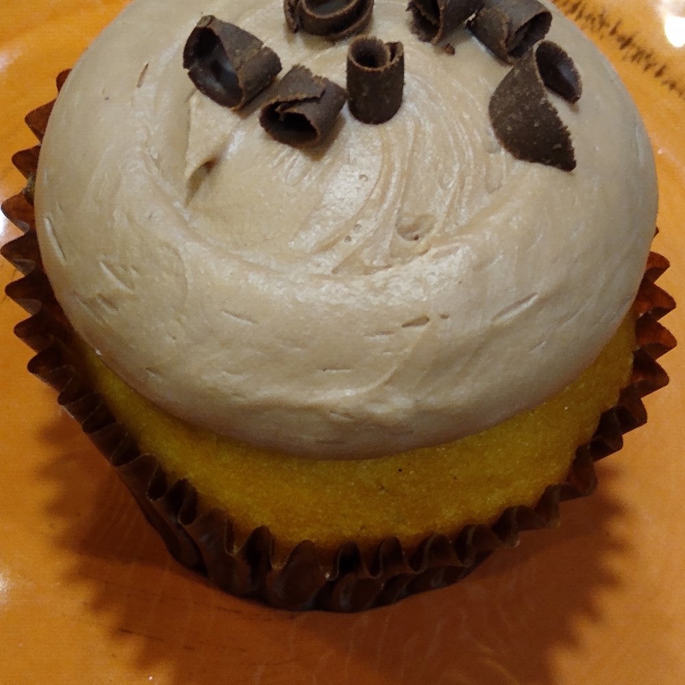 Smallcakes Utopia - Chocolate frosted, vanilla cupcake - Cupcakes Near Me - Charlotte, North Carolina Smallcakes Utopia - Chocolate frosted, vanilla cupcake - Cupcakes Near Me - Charlotte, North Carolina