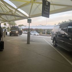 Groome Transportation - A missing Groome Bus at Tetminal B. Where or where are you??