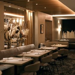 Elegant dining room at a fine dining restaurant near Lincoln Center on the Upper West Side