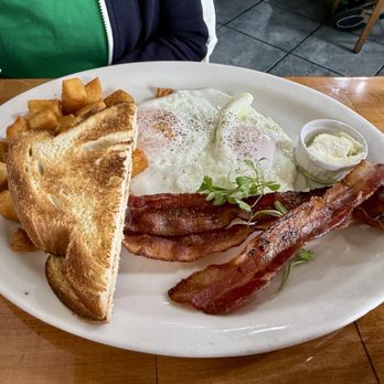 Mari Vees - American Breakfast - Breakfast & Brunch Near Me - San Marino, California Mari Vees - American Breakfast - Breakfast & Brunch Near Me - San Marino, California