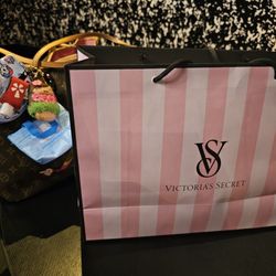Victoria's Secret & PINK - @Victoria's Secret AMC 5/4/2025.I kinda knew about their promotion,if U purchase over $100,U get a Bag &Scarf.They Ran out,didn't matter 2me