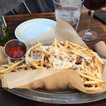 Flying Pig Pub & Kitchen - Pubs Near Me - Oceanside, California
