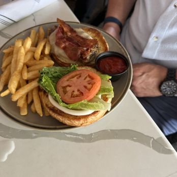 River 128 Restaurant - Grilled Chicken Bacon Sandwich - New American Near Me - Wilmington, North Carolina