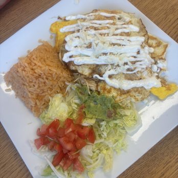 Cantinflas Mexican Grill - Chicken Chilaquiles with green sauce - Mexican Near Me - Sallisaw, Oklahoma