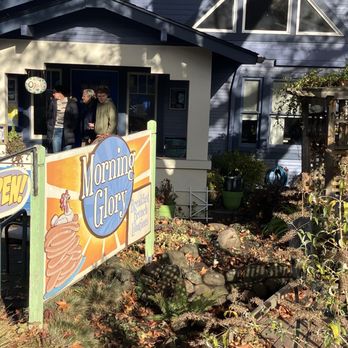 Morning Glory - View of front door from sidewalk. - Breakfast & Brunch Near Me - Ashland, Oregon Morning Glory - View of front door from sidewalk. - Breakfast & Brunch Near Me - Ashland, Oregon