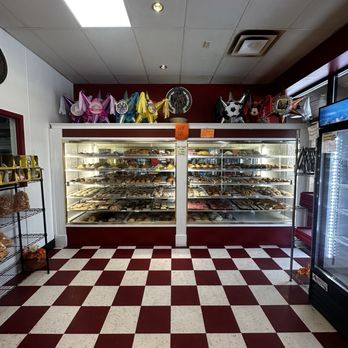 Panaderia Azteca Mexico - Pan Dulce display case, other items for sale within the bakery - Bakeries Near Me - Sparks, Nevada Panaderia Azteca Mexico - Pan Dulce display case, other items for sale within the bakery - Bakeries Near Me - Sparks, Nevada