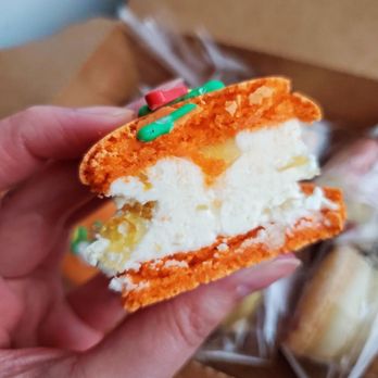 Rois Cream - Cafes Near Me - Toronto, Ontario