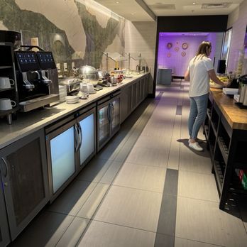 The Club CHS - Airport Lounges Near Me - Charleston, South Carolina