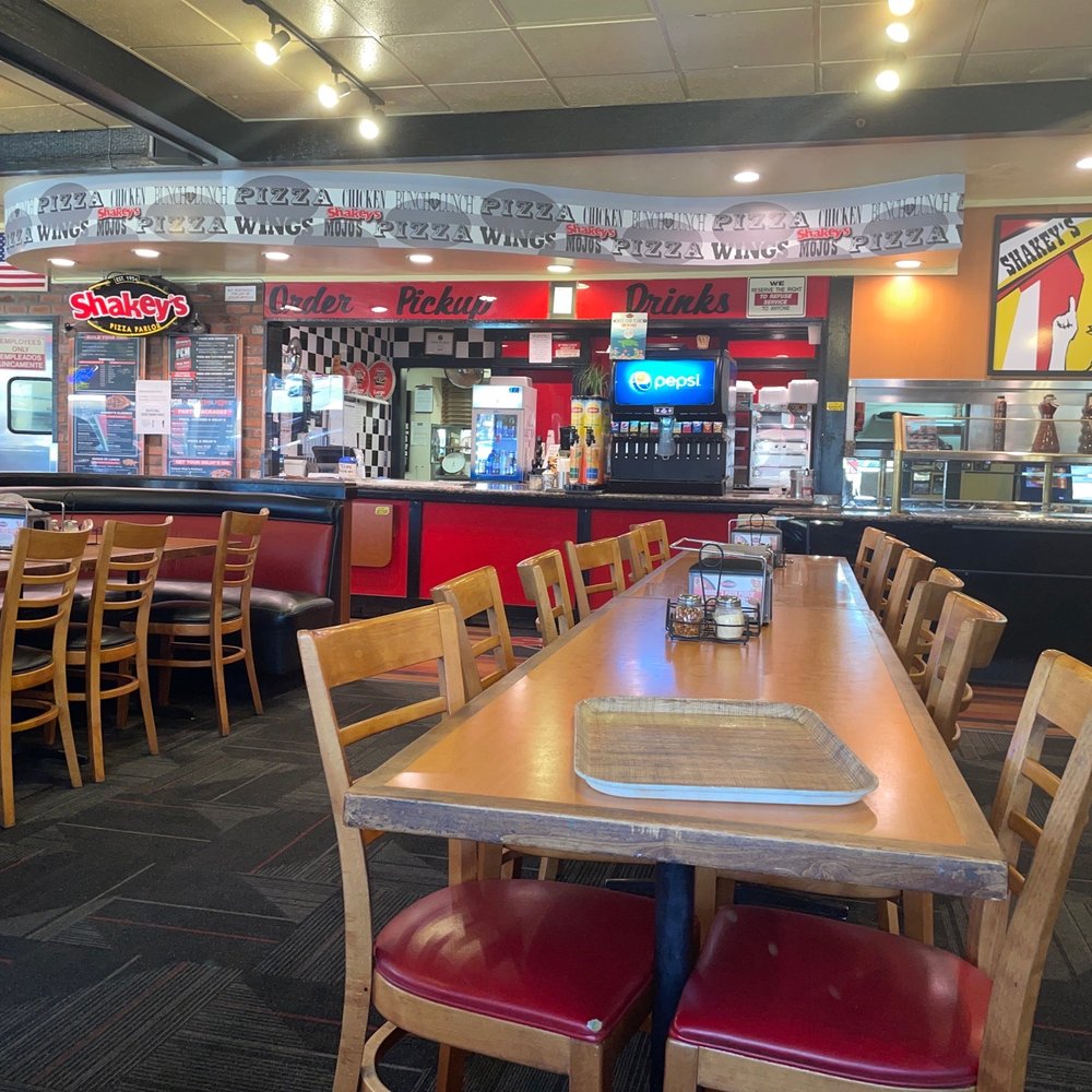Shakey's Pizza Parlor - Not busy for lunch, I wonder why? - Pizza Near Me - La Habra, California