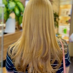 Humming Hair Boutique - Bleach one time and toner (Hair by Jenny)
