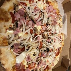 Sal's Pizza - Holy raw onion!